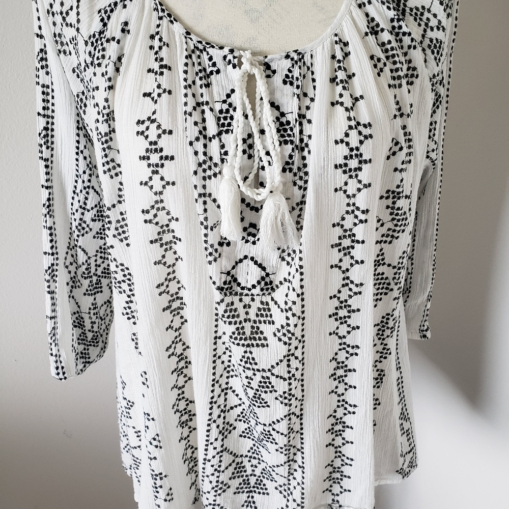 ๐ผ LOFT bohemian top black/white tassels size L ๐ผ - Picture 5 of 5